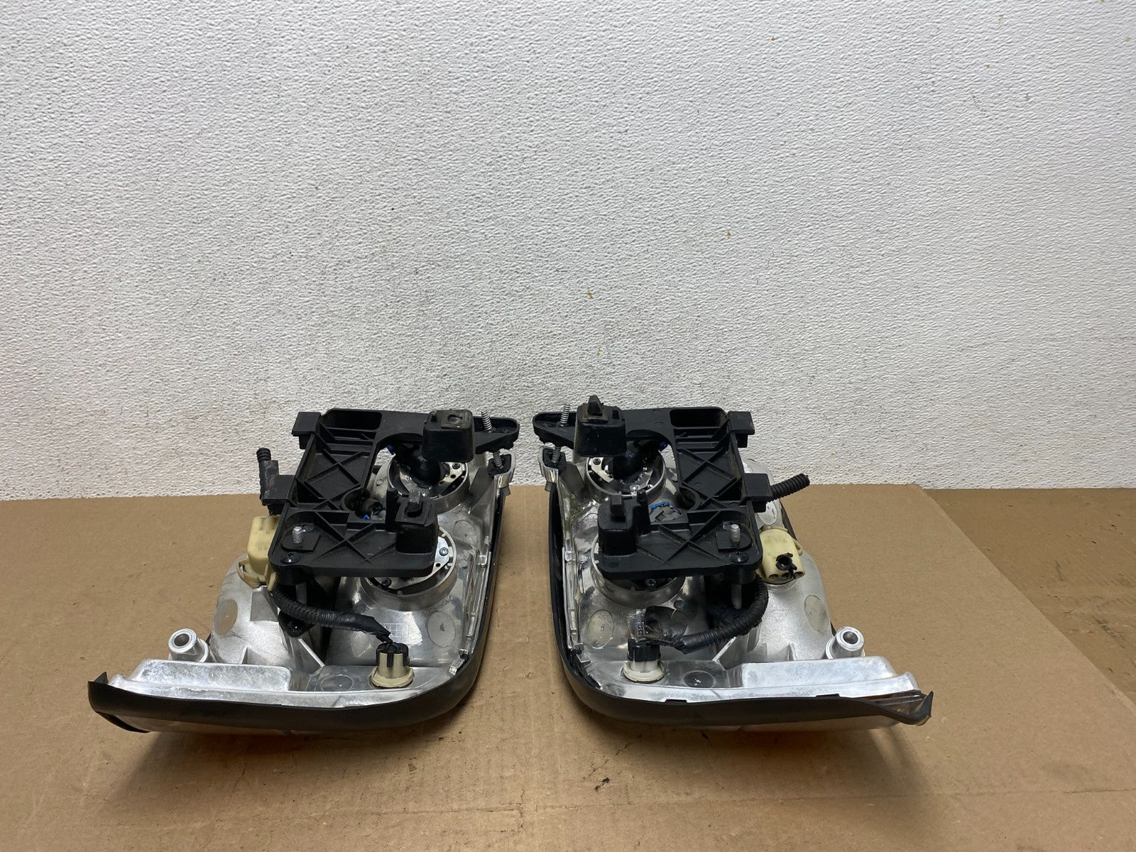 1998-2005 Blazer S10 GMC Jimmy Left+Right Set Headlight AE6764 DG5