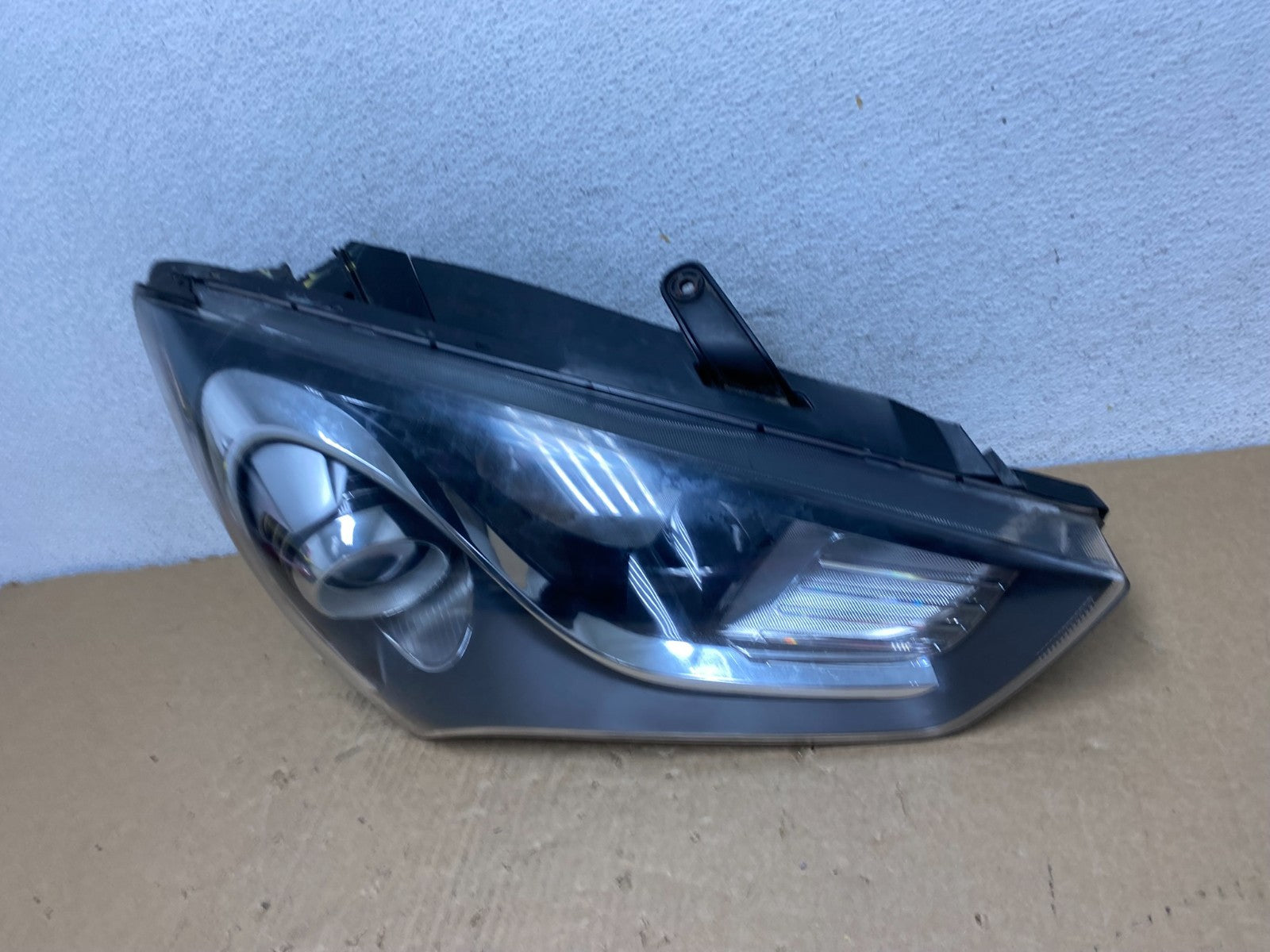 2013 - 2016 Hyundai Genesis Coupe Right Passenger Halogen Headlight OE AF7370 DW1