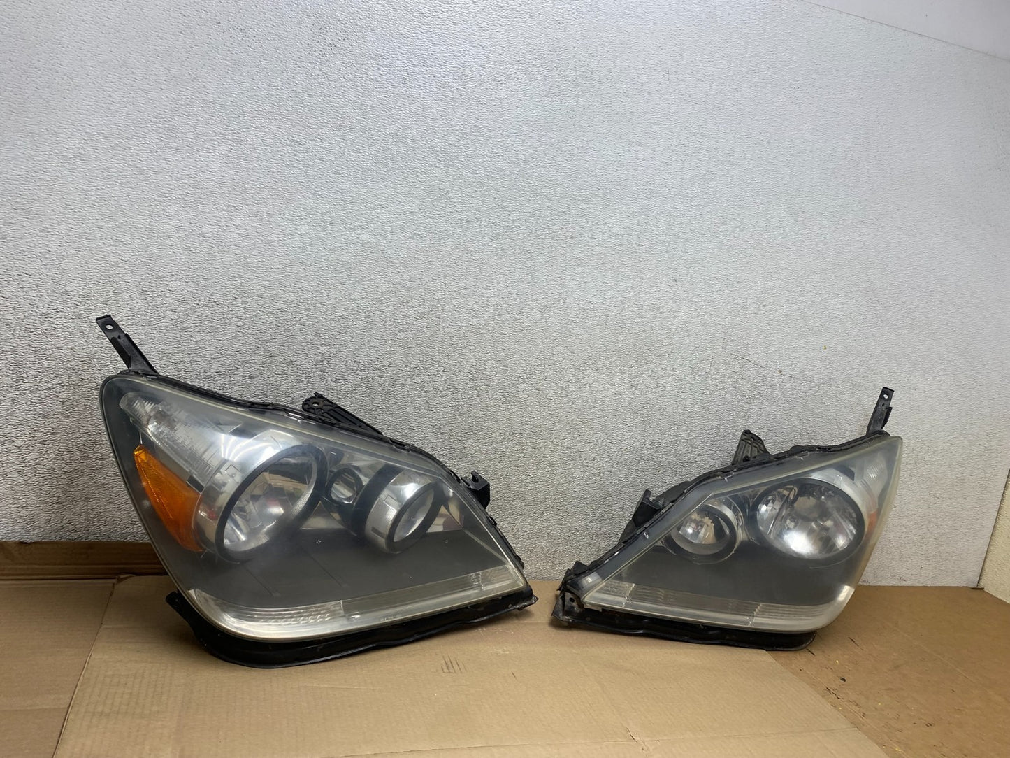 2005 2006 2007 Honda Odyssey Left+Right Set Halogen Headlights U2756 DW2