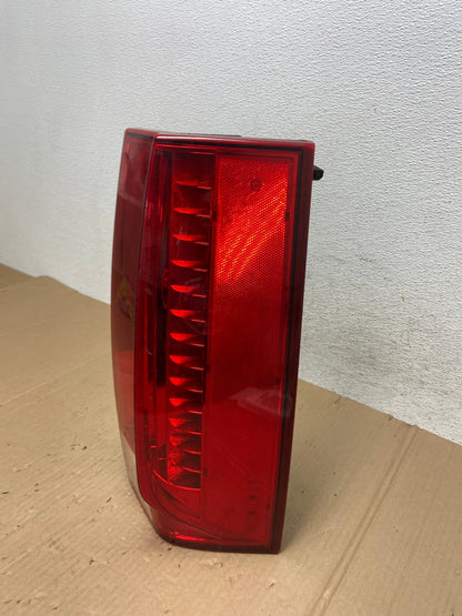 2007 to 2014 Cadillac Escalade Right Passenger RH Side Tail Light AE8957 LK1