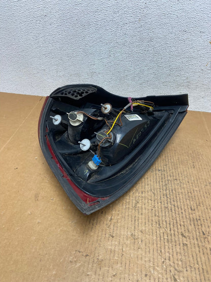 2004 to 2008 Pontiac Grand Prix Right Passenger RH Tail Light AE0255 LK5