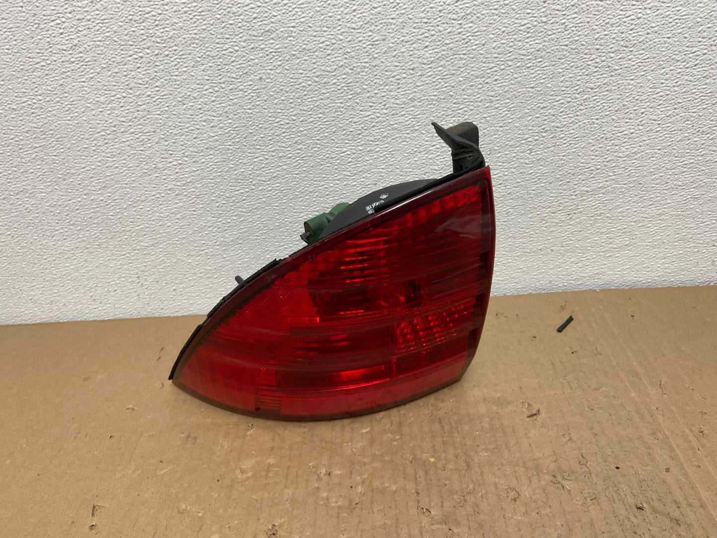 2000 2001 2002 Lincoln Ls Left Driver LH Side Tail Light Oem AB6640 LK0