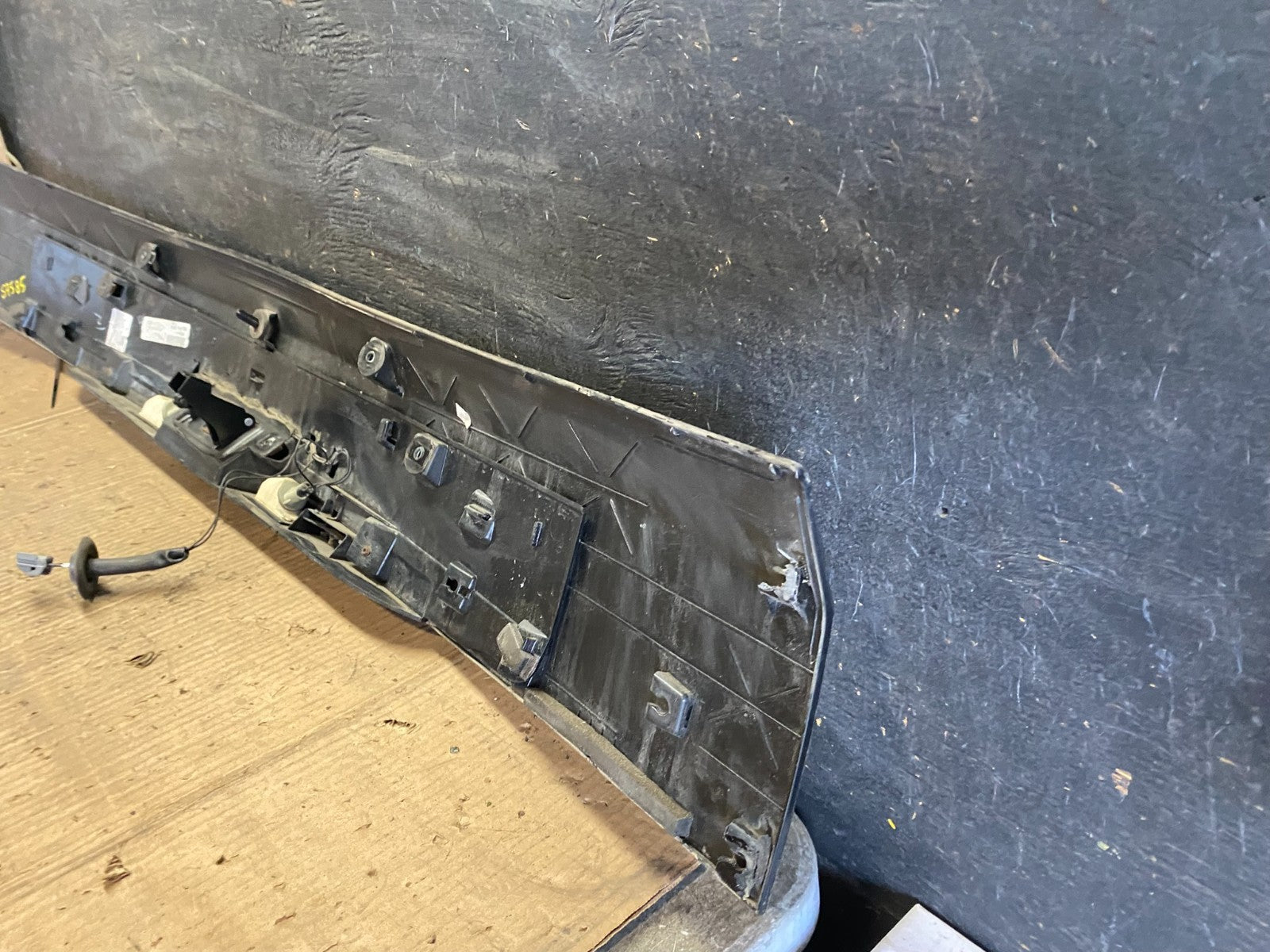 2011-2018 Dodge Grand Caravan Rear Tail Gate Trim Molding Panel OEM S9585 DG7