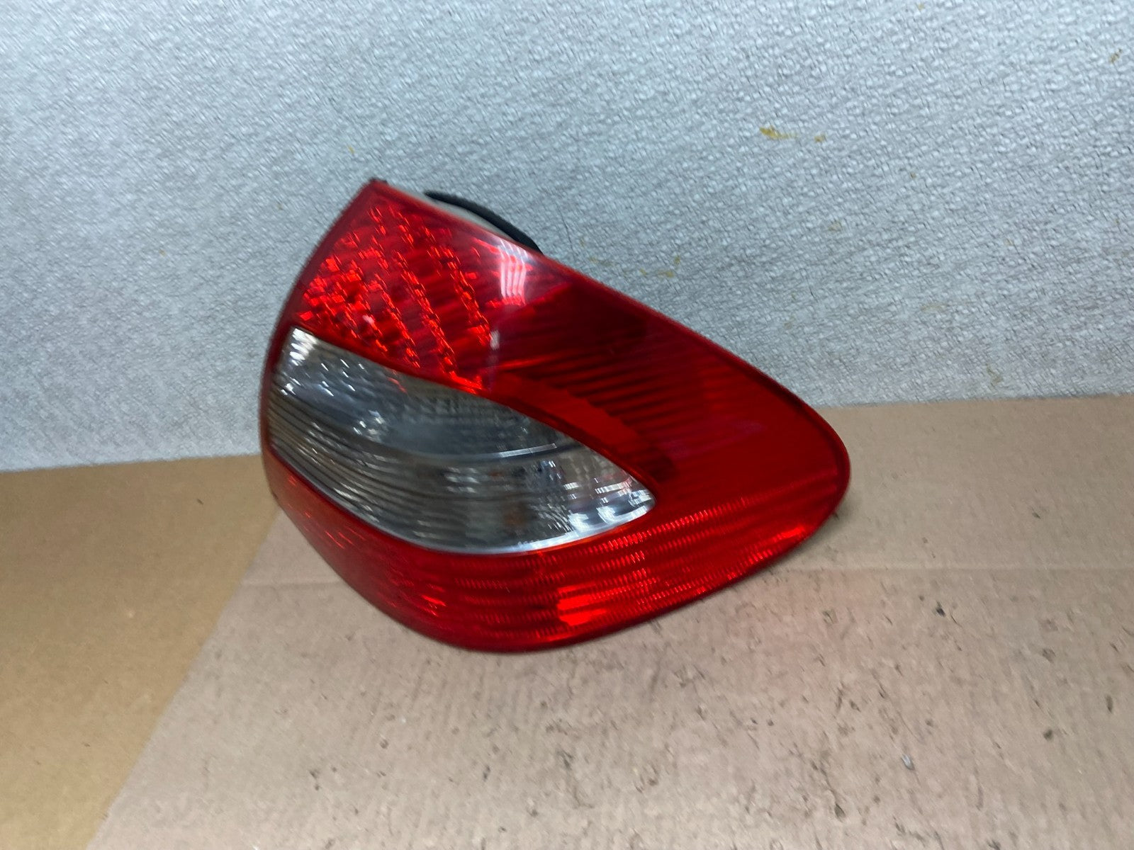 LED 2007 - 2009  Mercedes E E320 E500 Sedan Right Passenger Tail Light Z6165 DW1