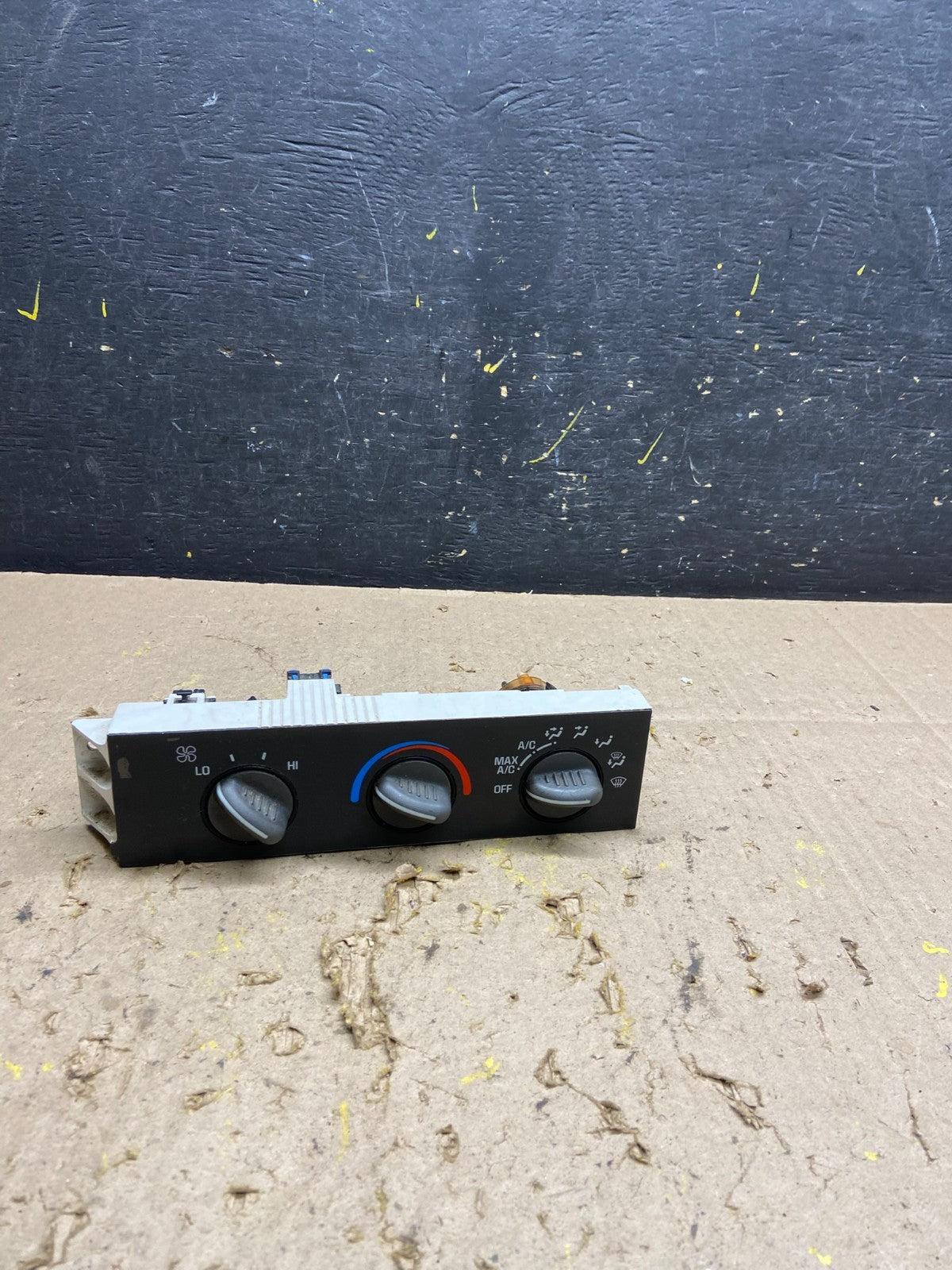 2001 - 2007 GMC Chevrolet Express 1500 Climate Control A/C U5716 DG0