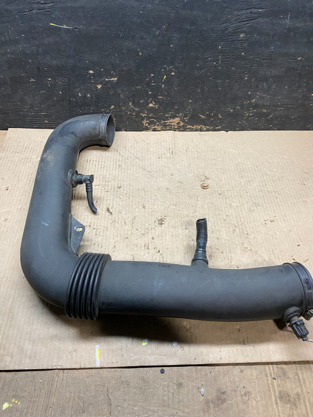 2000 to 2002 Jaguar S-Type Air Intake Hose Duct Tube OEM  u7737 DG1