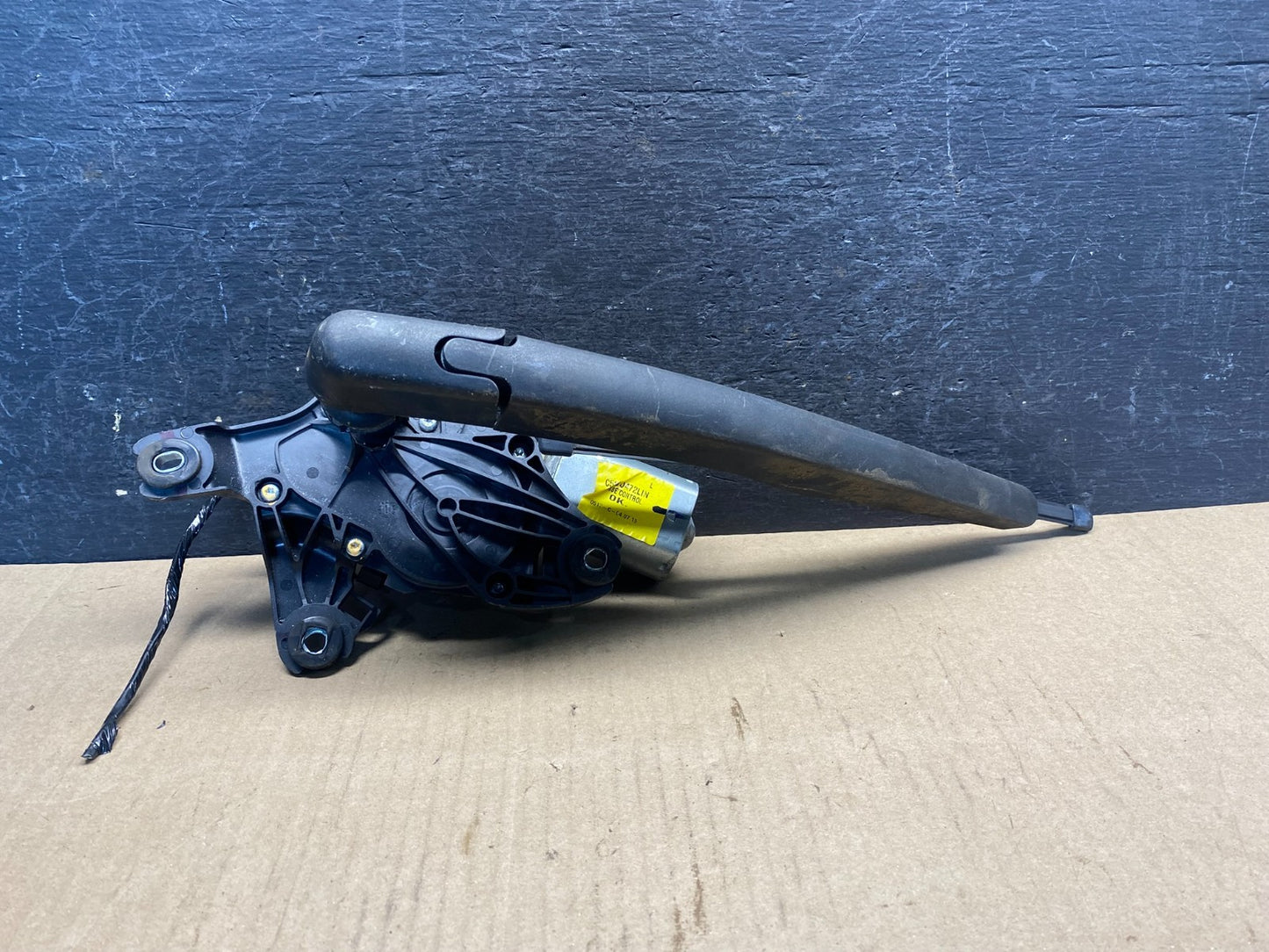 2013 to 2019 Ford Escape Rear Windshield Wiper Motor AG9658 DG0