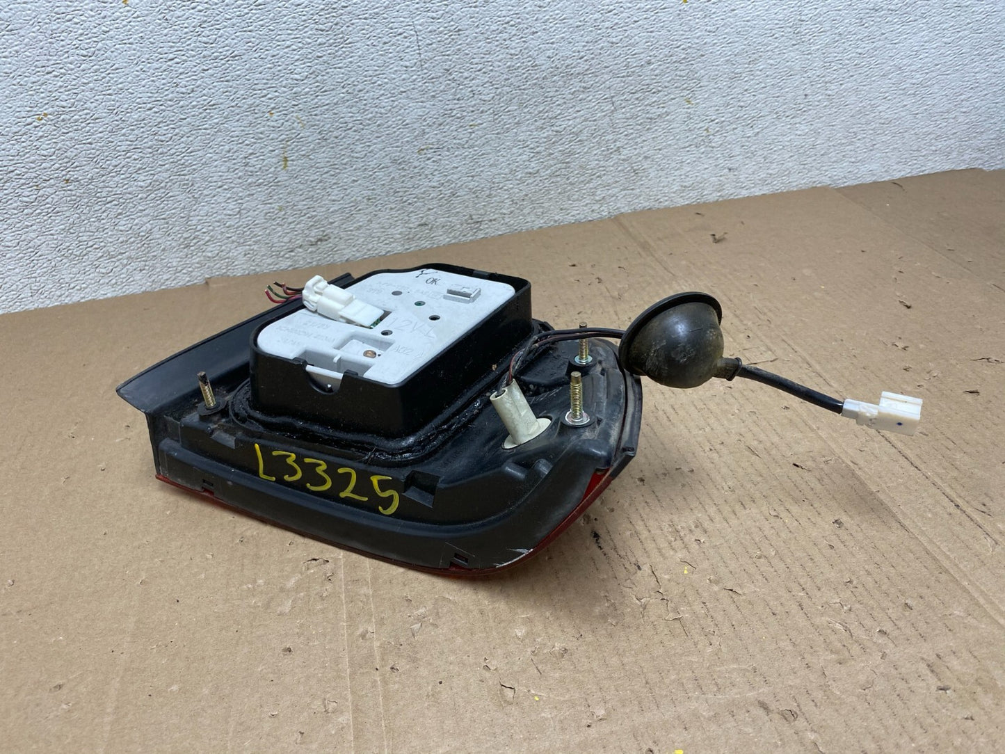 1995 to 1996 Nissan Maxima Left Driver Side Tail Light L3325 PS5