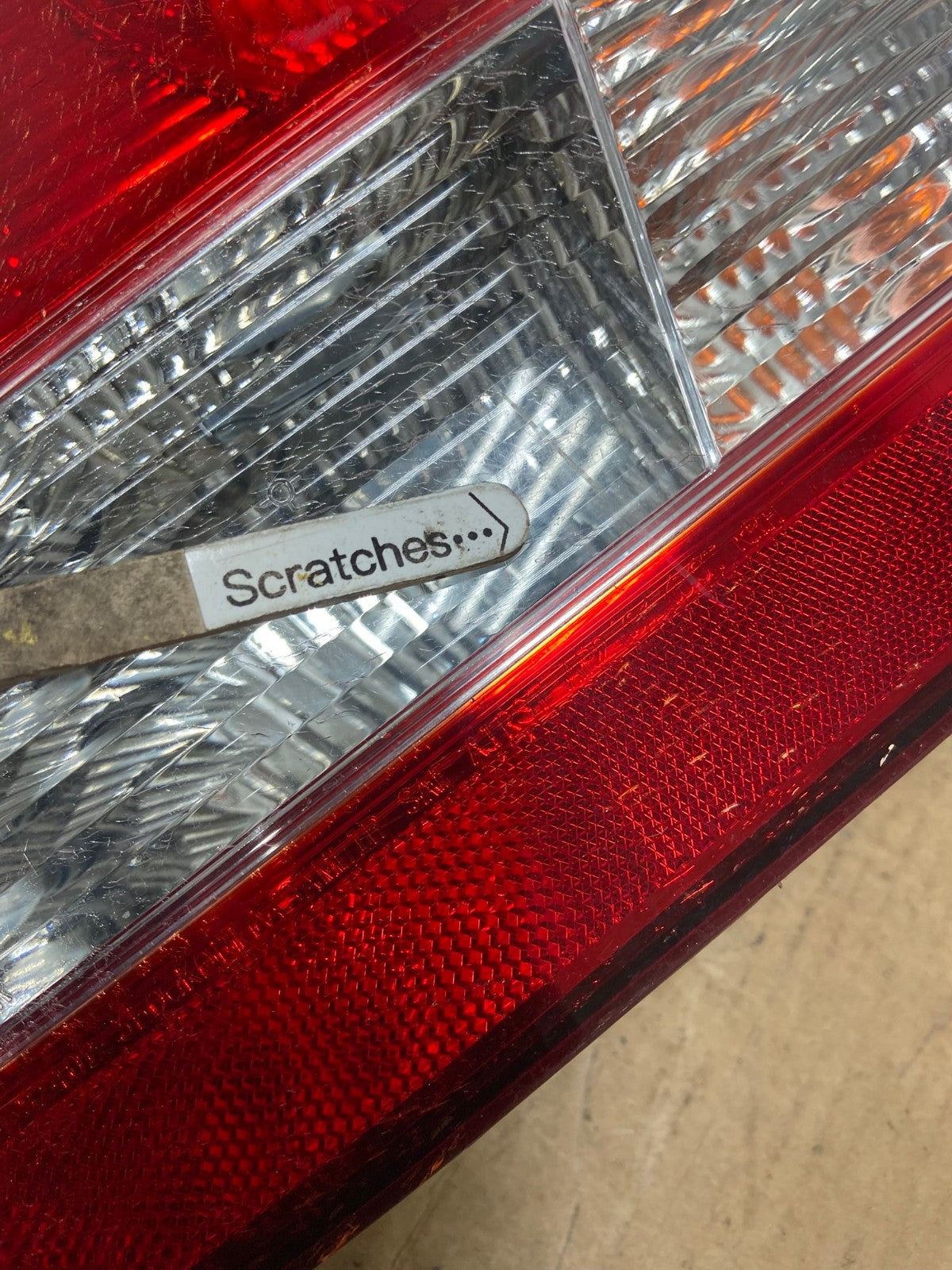 2003 to 2006 Kia Sorento Right Passenger RH Side Tail Light AD4592 LK3