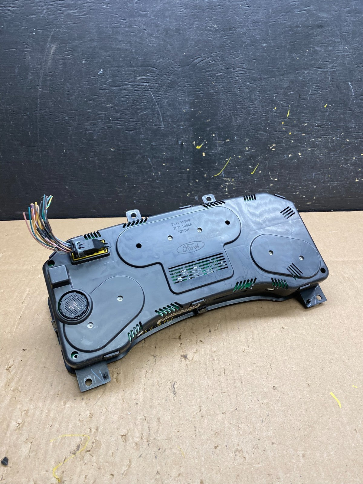 2007 2008 Ford  Expedition Speedometer Cluster Gauge Oem T4725 DG5