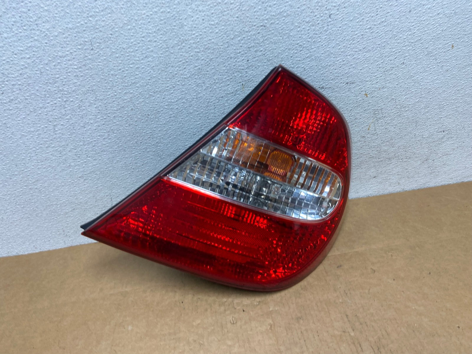 2002 2003 2004 Toyota Camry Tail Light Right Passenger Rh Side AD4511 LK0