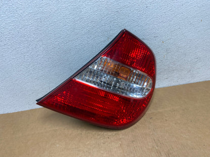 2002 2003 2004 Toyota Camry Tail Light Right Passenger Rh Side AD4511 LK0
