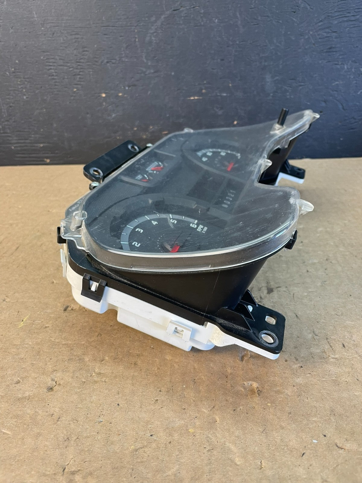 2009 to 2011 Ford E150 E250 E350 VAN Gauge Speedometer Cluster ad0403 DG3