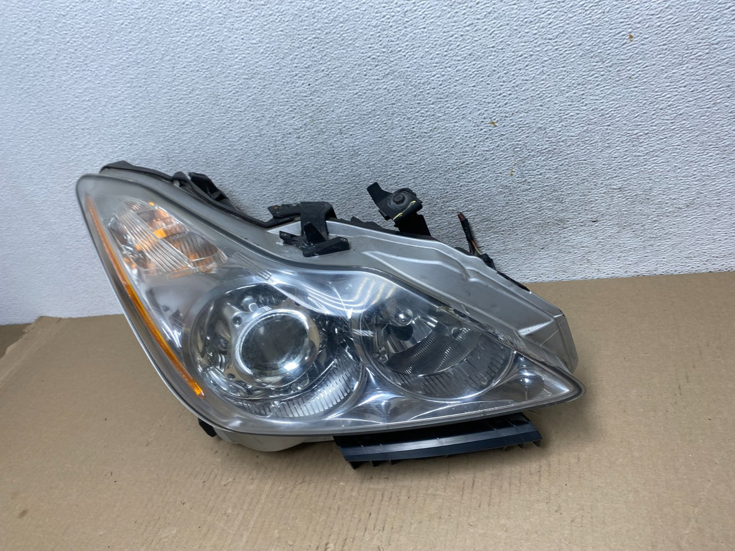 2008 to 2010 Infiniti G37 Coupe RH Right Side Xenon HID Headlight AF5783 DW1