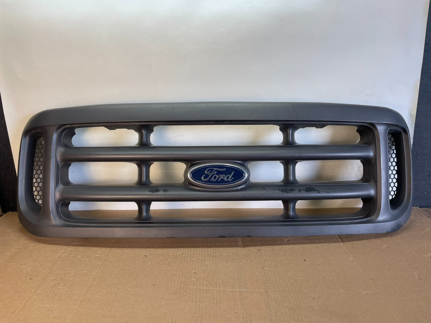 1999 to 2004 Ford F250 Super Duty Front Upper Grill Grille ah0076 DG0
