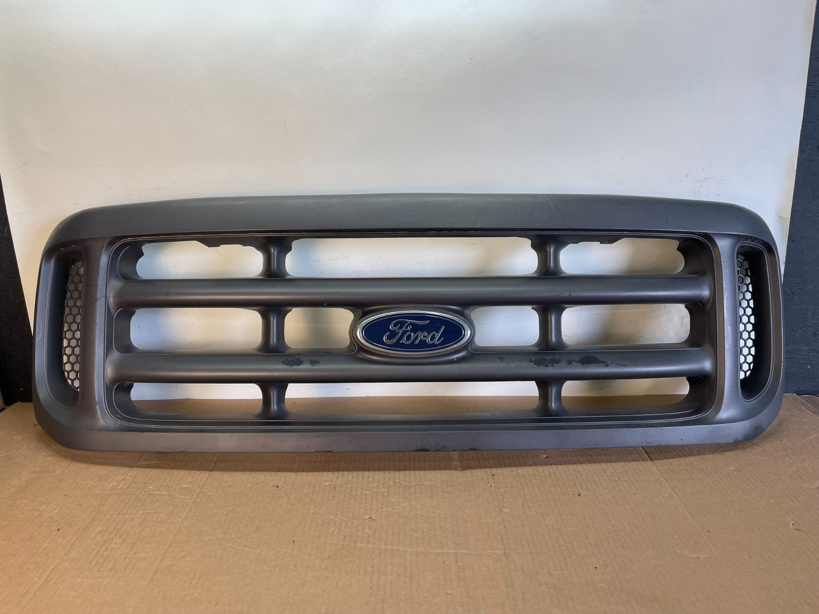 1999 to 2004 Ford F250 Super Duty Front Upper Grill Grille ah0076 DG0