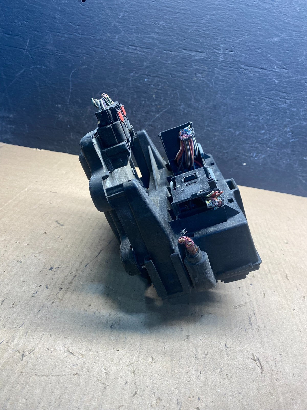 2005 Jeep Grand Cherokee BMC Body Module Power Fuse Box Relay AE7775 DW2