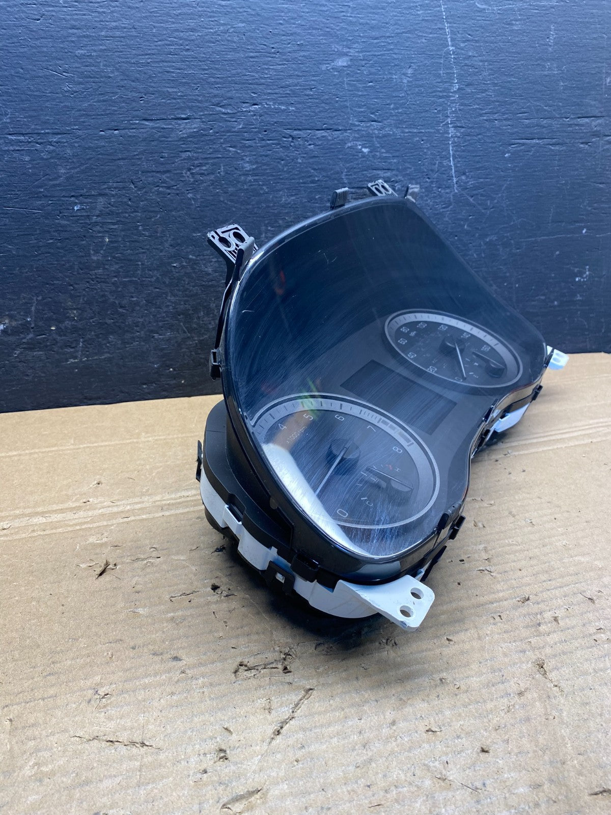 2019 to 2021 Hyundai Tucson Speedometer Cluster Gauge AD6580 DG1
