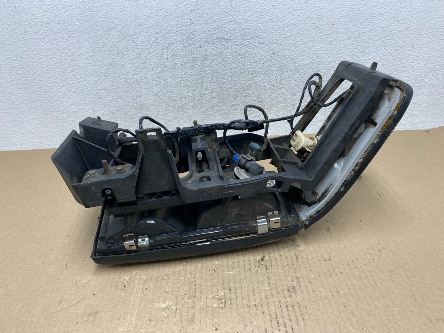 1994 1995 1996 Cadillac Deville Left Driver LH Headlight + Turn Signal AE7030 DW4