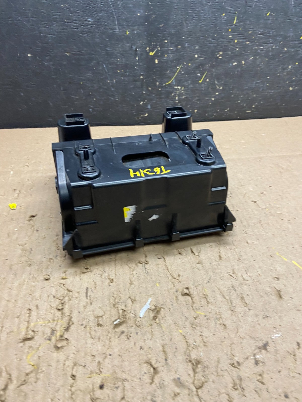 2009 - 2011 Jaguar XF Center Console Front Cup Holder Storage Box t6314 DG6