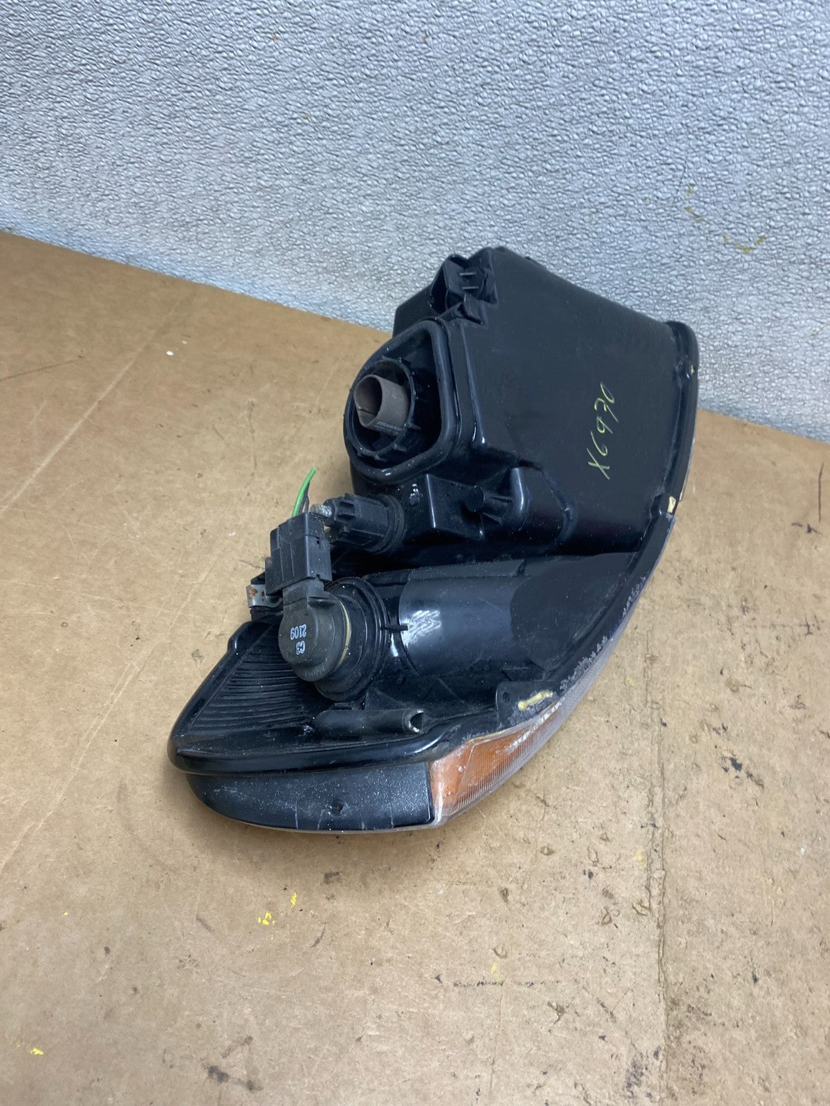 2001 to 2002 Chrysler Sebring Left Driver LH Side Headlight Oem X6970 GD10