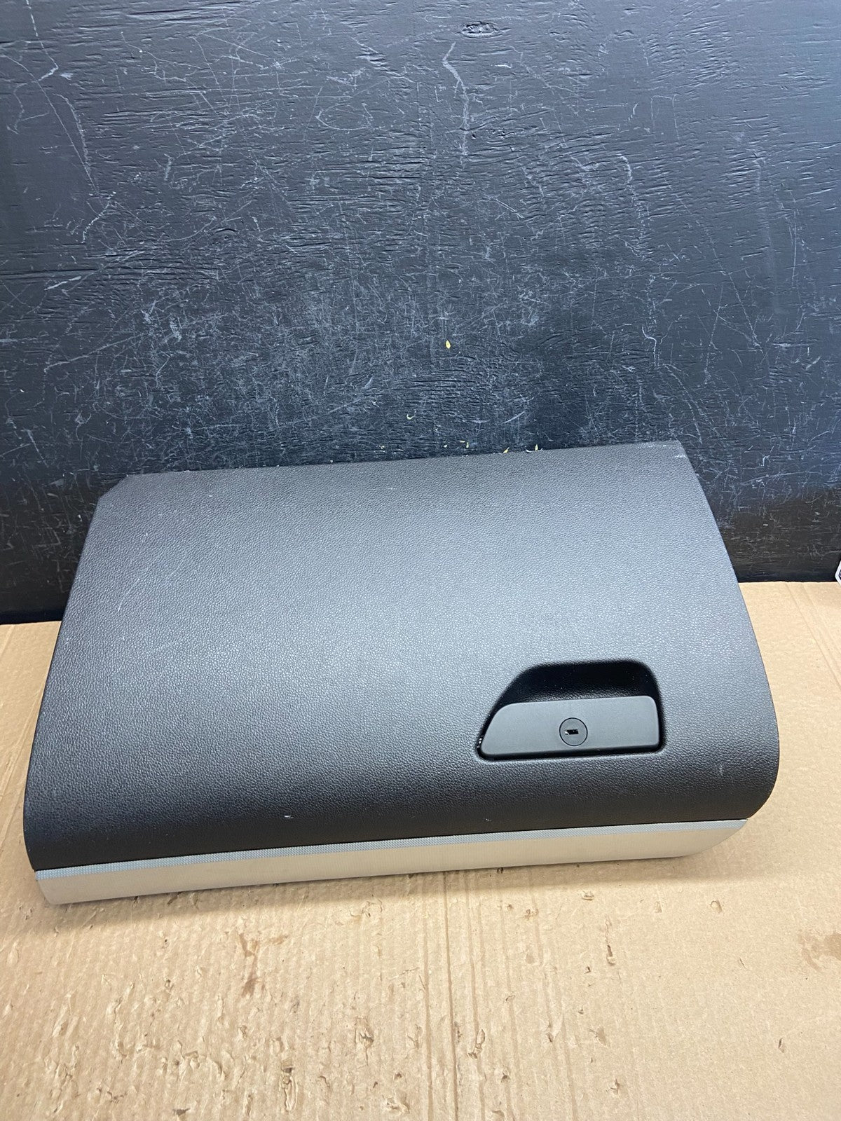 2011 to 2019 Ford Explorer Front Right Passenger Storage Glove Box AF6386 DG0