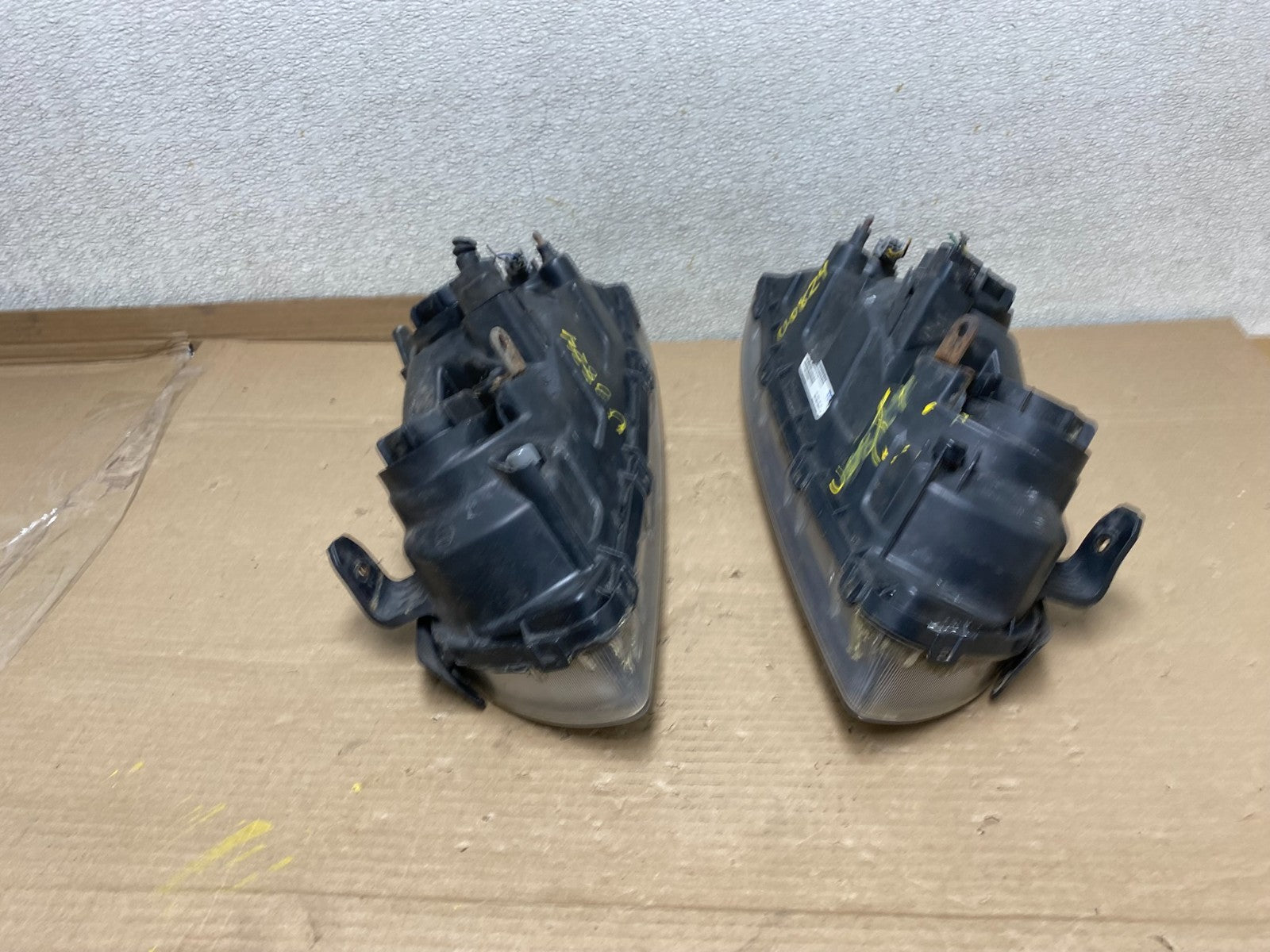 2004 2005 2006 Hyundai Elantra Left+Right Set Halogen Headlights U0824 DW13