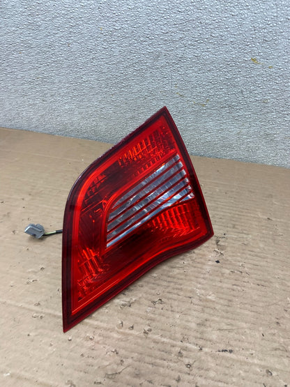 2009-2014 Volkswagen Routan Right Passenger Rh Side Inner Tail Light AA9368 LK2