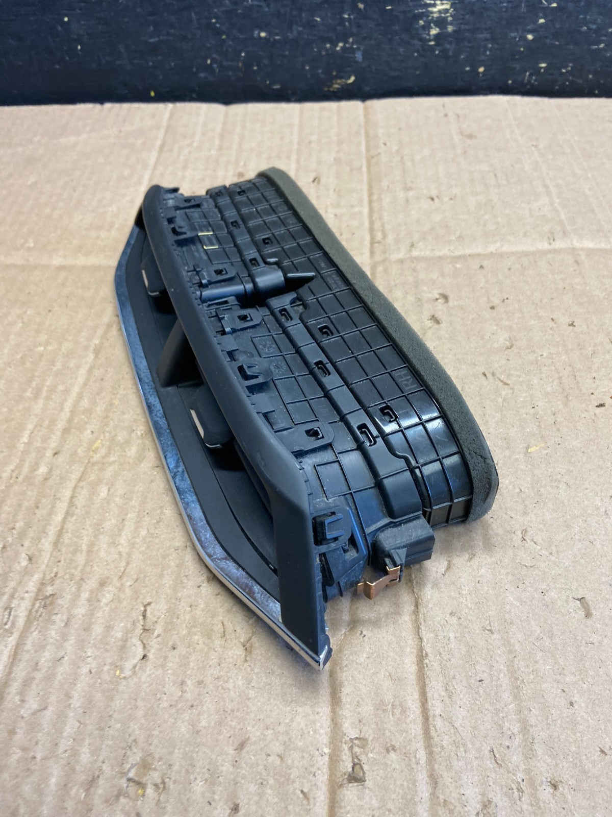 2021 - 2023 Chevrolet Trailblazer Center Console Radio Bezel Air Vent AA7925 DG2