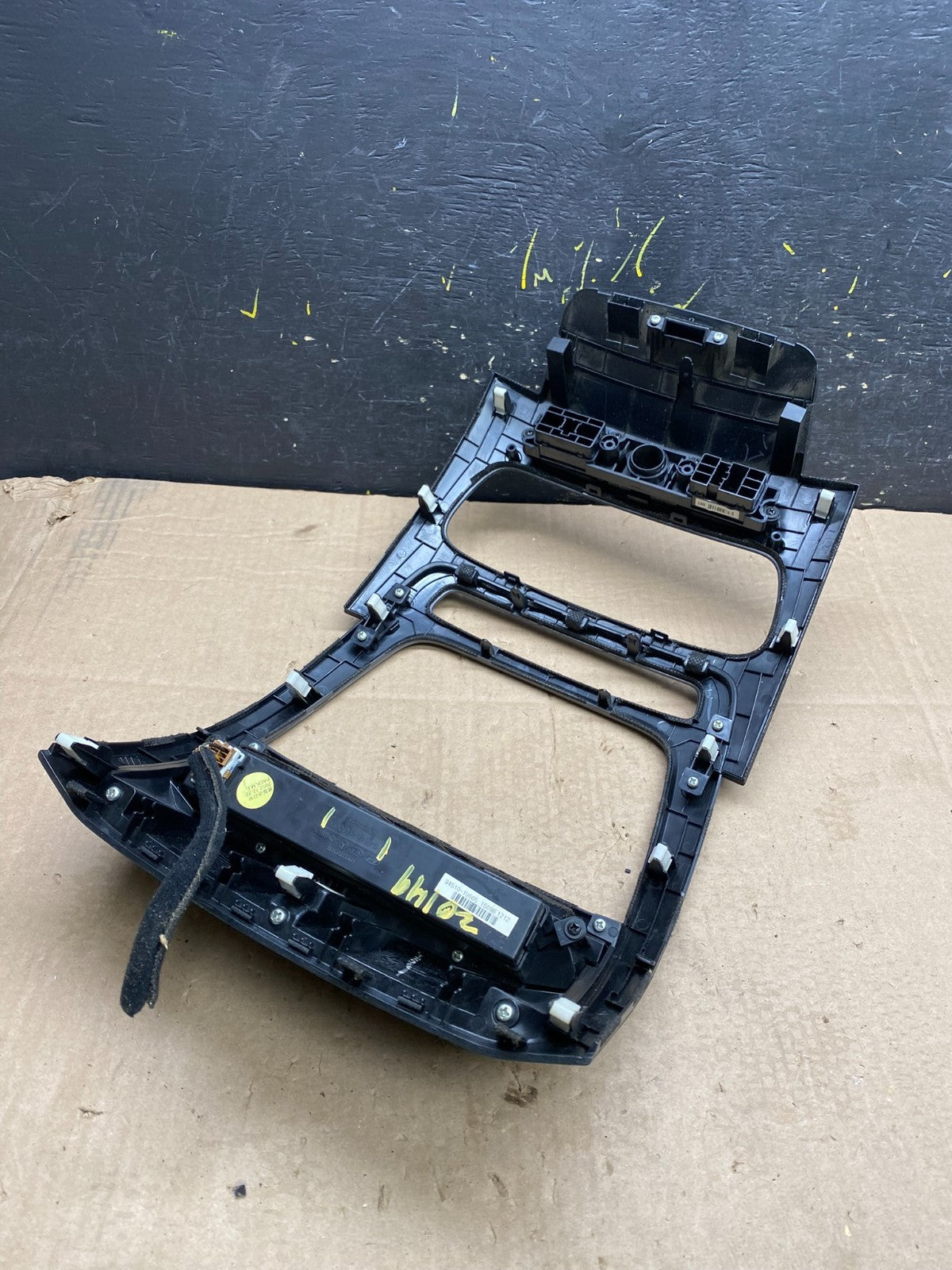 2014 2015 Kia Sorento Center Radio Climate Control Clock Trim Heat Seat Z0149 DG5