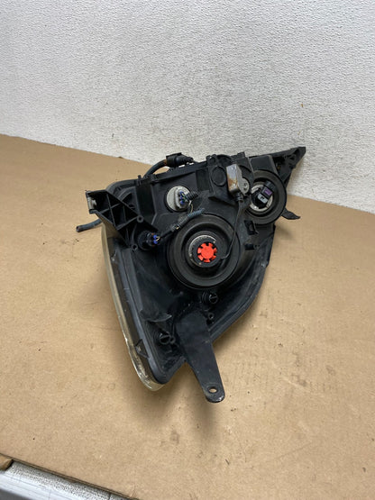 2004-2005 Toyota Sienna Right Passenger Halogen Headlight AG4560 DW7