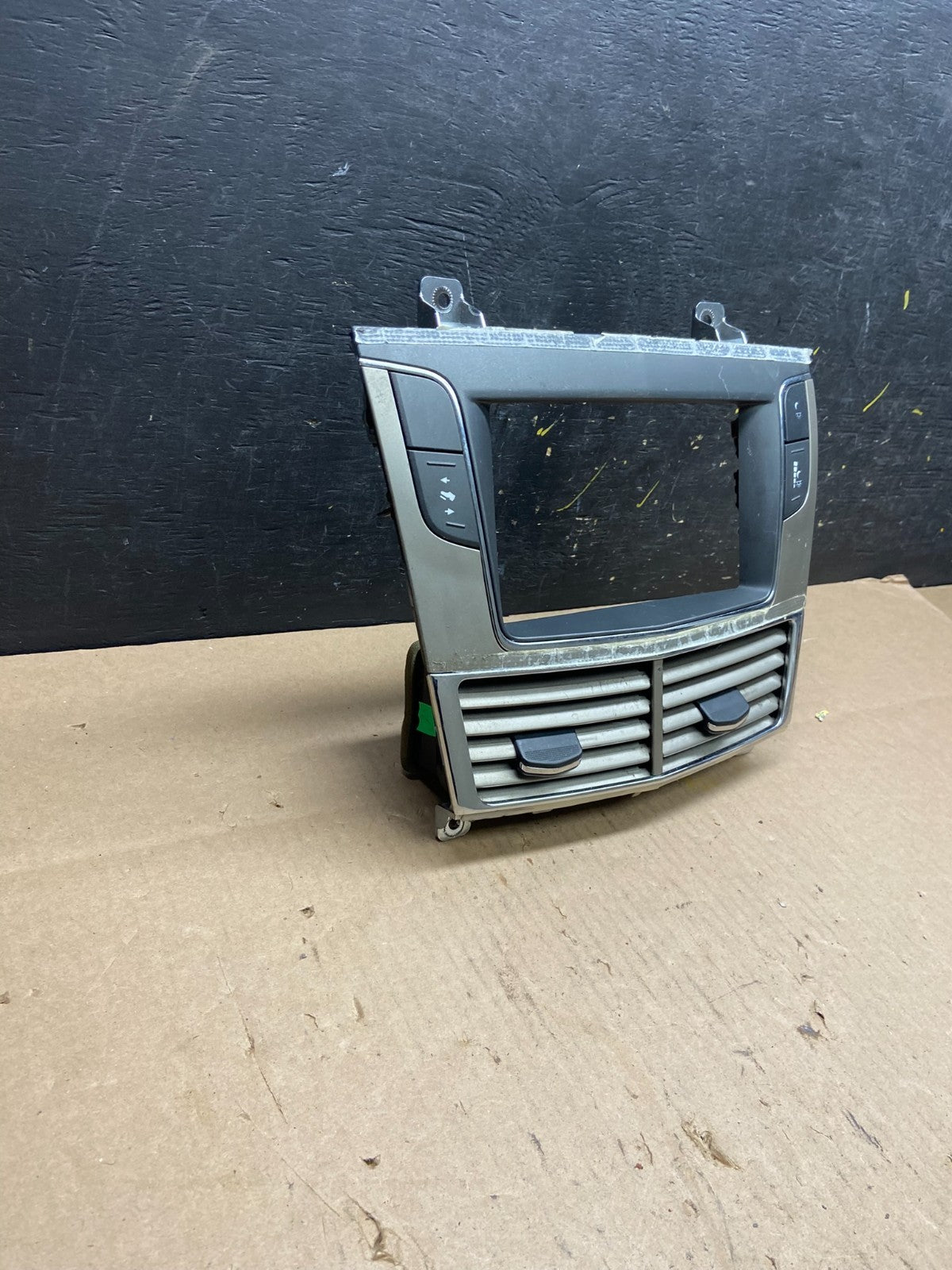 2010 - 2012 Lincoln Mkt Center Dash Gps Radio Bezel Panel Air Vent OEM T4577 DG1