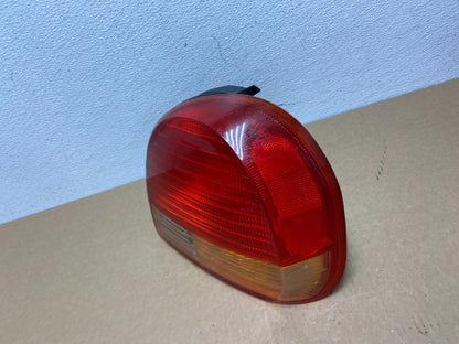 1999 2000 2001 Hyundai Sonata Right Passenger Rh Side Tail Light Oem AB9974 DW1