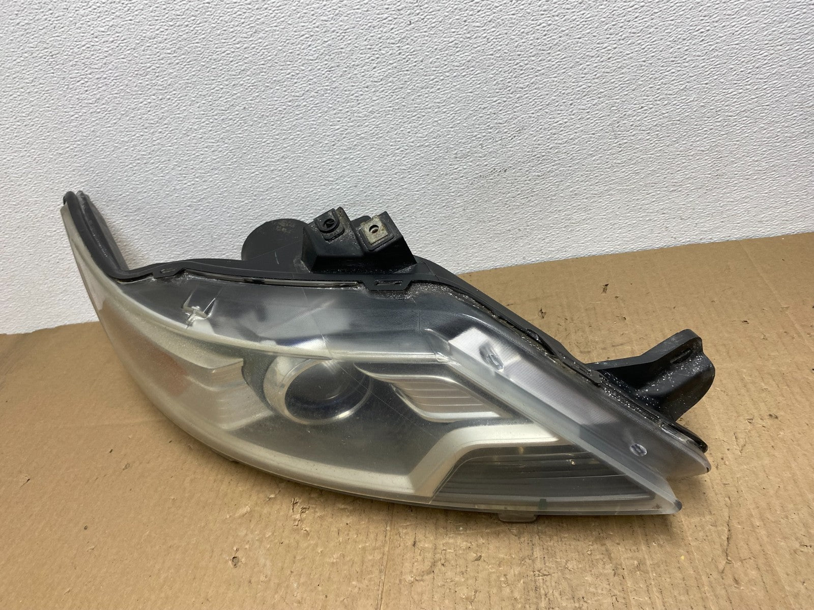 2010 2011 2012 Ford Taurus Right Passenger RH Xenon Headlight OEM AB8455 DW1