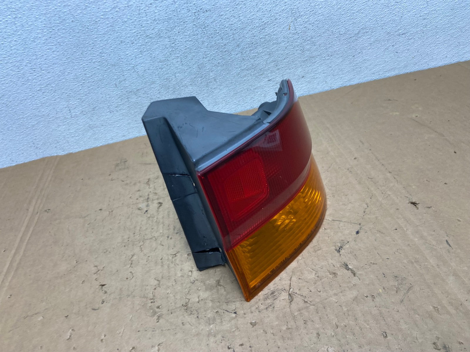 2002 2003 2004 Honda Odyssey Right Passenger Side Tail Light AD3742 LK2