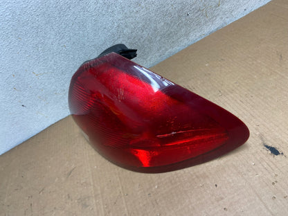 2000 to 2003 Ford Taurus Right Passenger Rh Side Tail Light AI8456 LK1