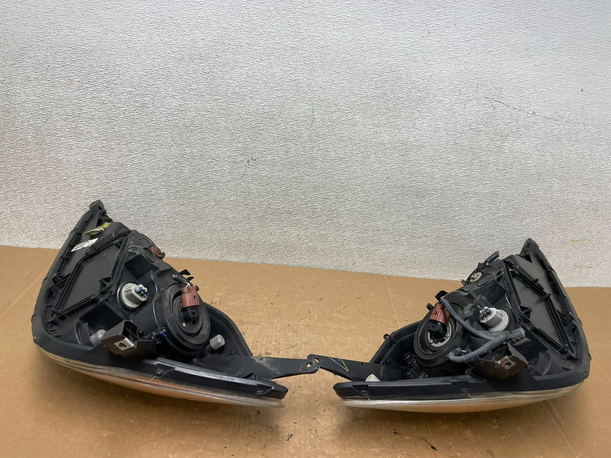 2004 2005 Toyota Sienna Driver Left+Right Set Side Halogen Headlights V5037 DW8