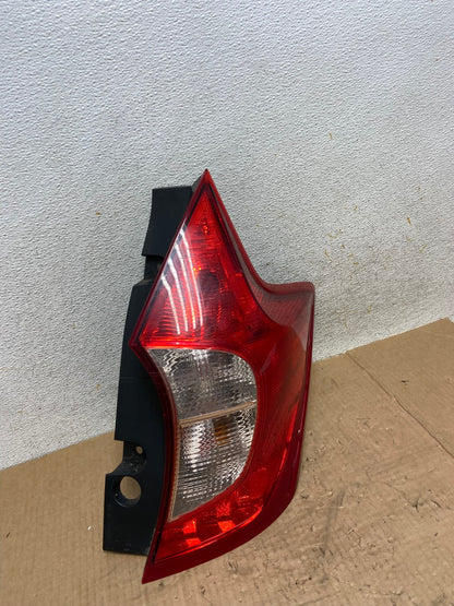 2014 - 2019 Nissan Versa Note Hatchback Right Passenger Tail Light AI5425 LK2