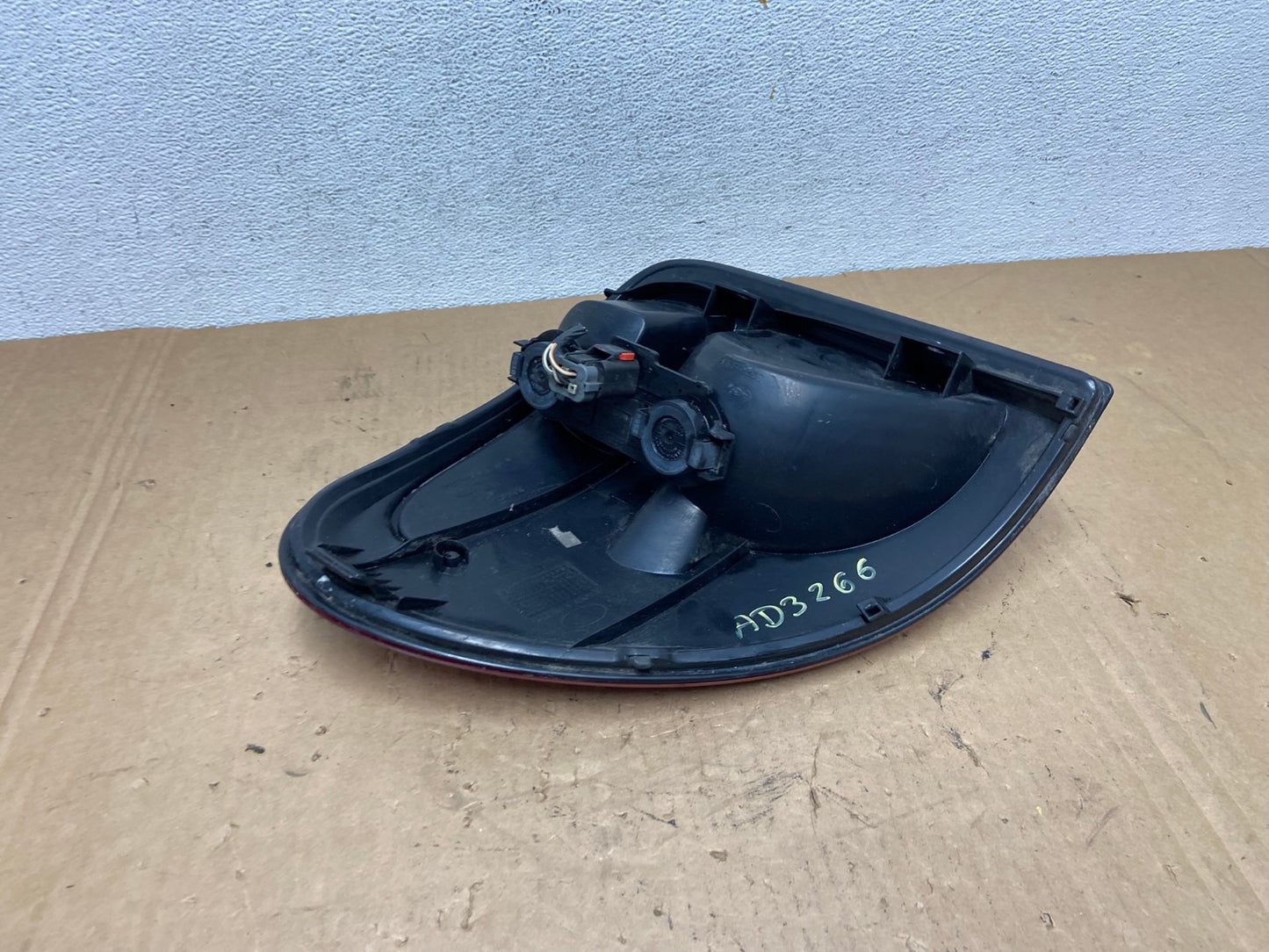 2004 - 2007 Dodge Grand Caravan Right Passenger Side Tail Light AD3266 LK5
