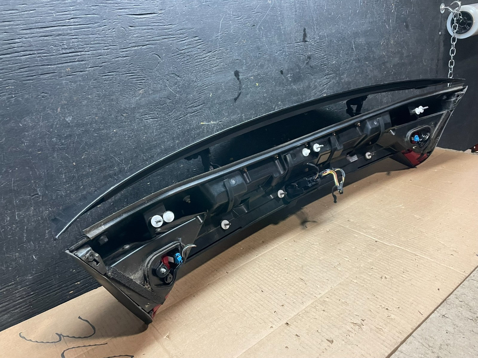 2012-2015 Audi A7 S7 Liftgate Trunk Lid Spoiler W/ Tail light Camera Y179512
