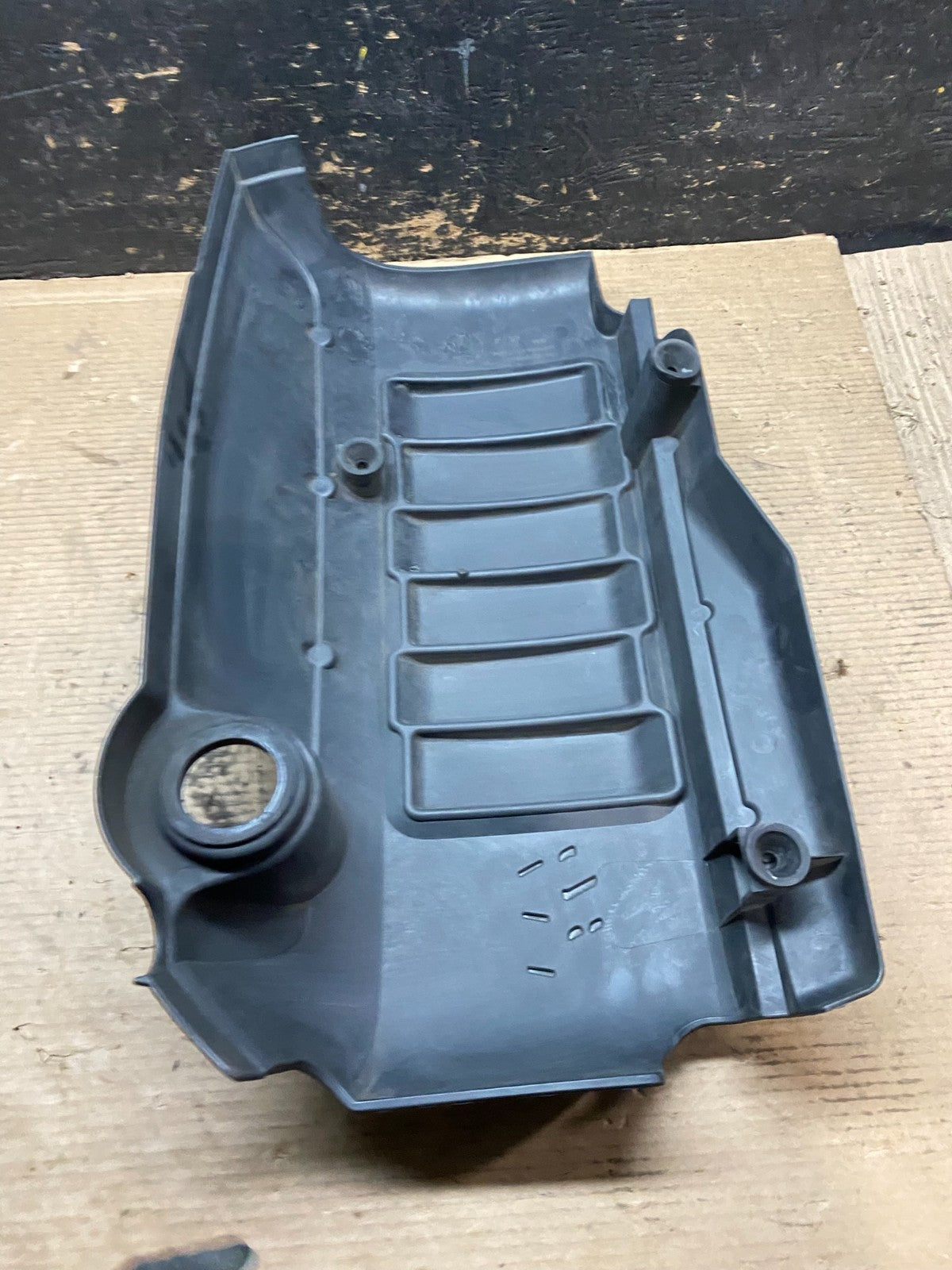 2007 to 2008 GMC Acadia 3.6L VVT Engine Cover Shield OEM V9638 DG7