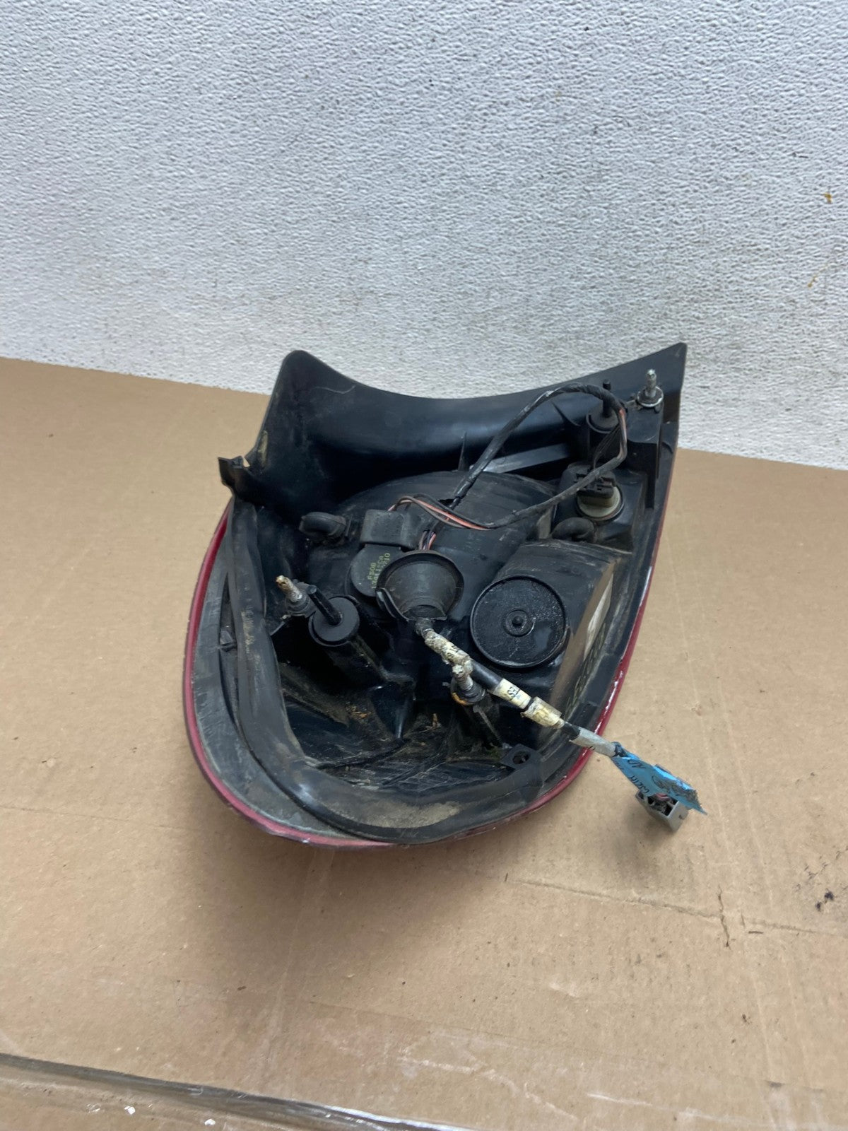 2000 to 2003 Ford Taurus Right Passenger Rh Side Tail Light AE6648 LK5
