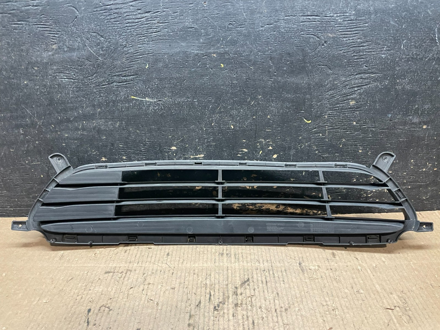 2012 to 2014 Hyundai Accent Front Bumper Lower Center Grille Y1210 DG3