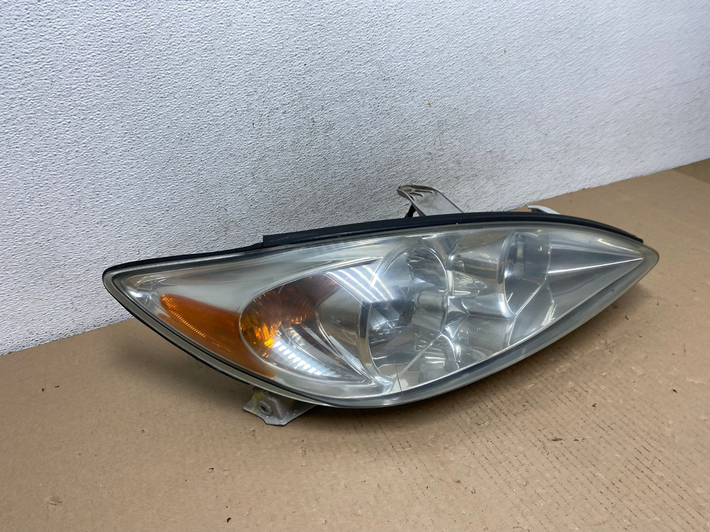 2002 to 2004 Toyota Camry Halogen Headlight Right Passenger Rh AF3108 LK2