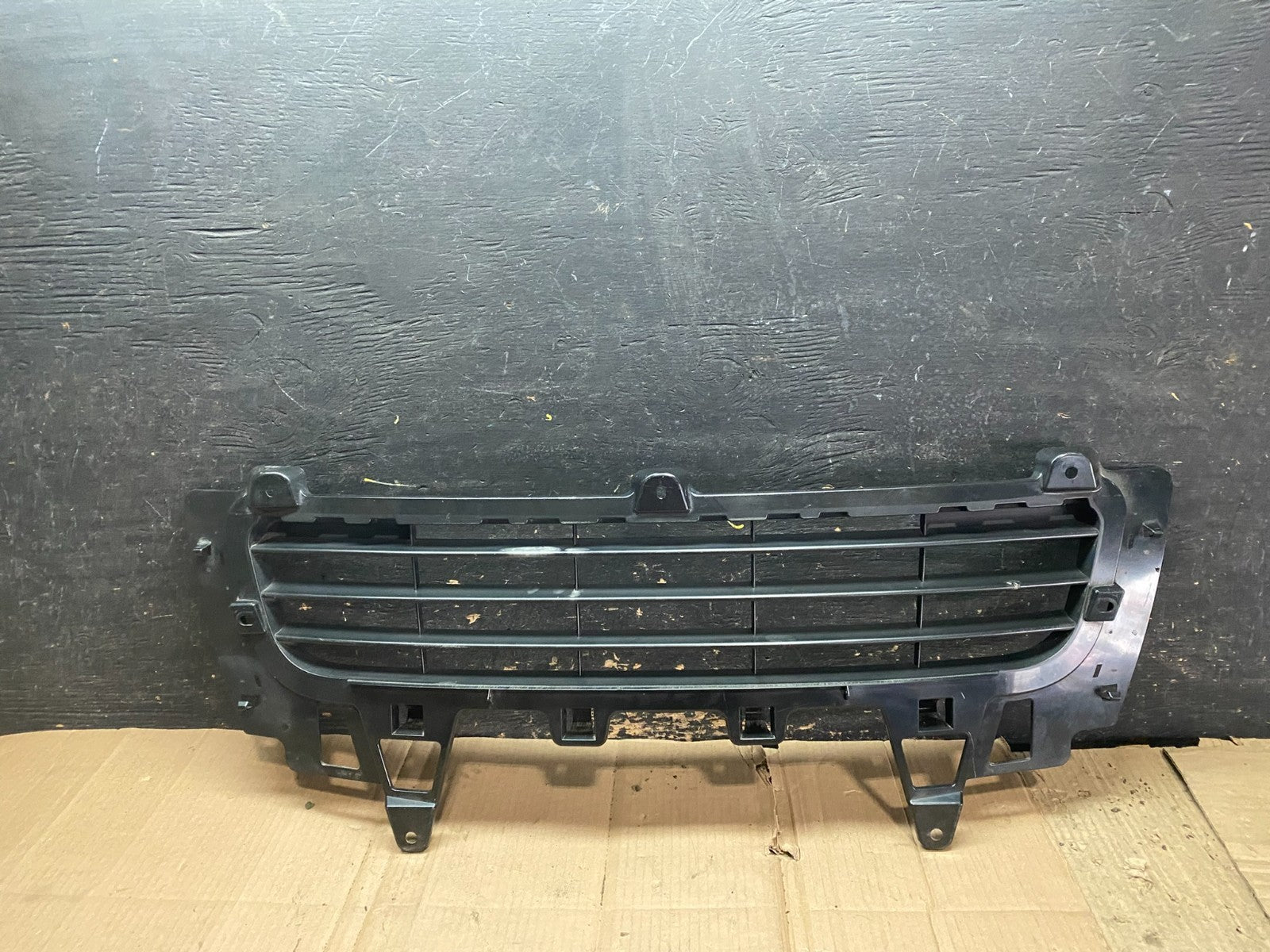 2008 - 2010 Porsche Cayenne Cover Bottom Center Grille Grill Trim W4694 DG0
