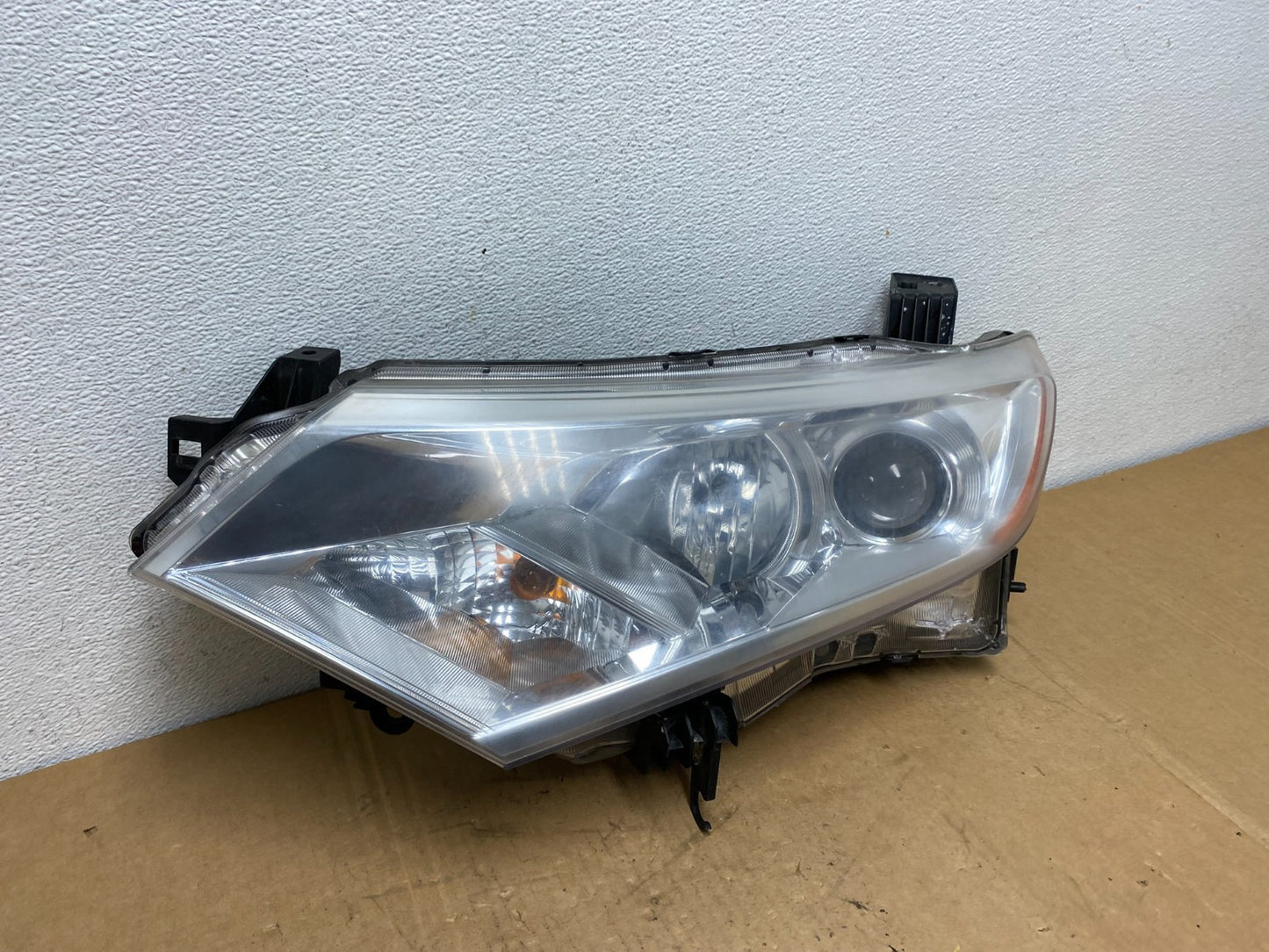 2012 to 2017 Nissan Quest Left Driver LH Side Headlight Halogen AC8560 DW2