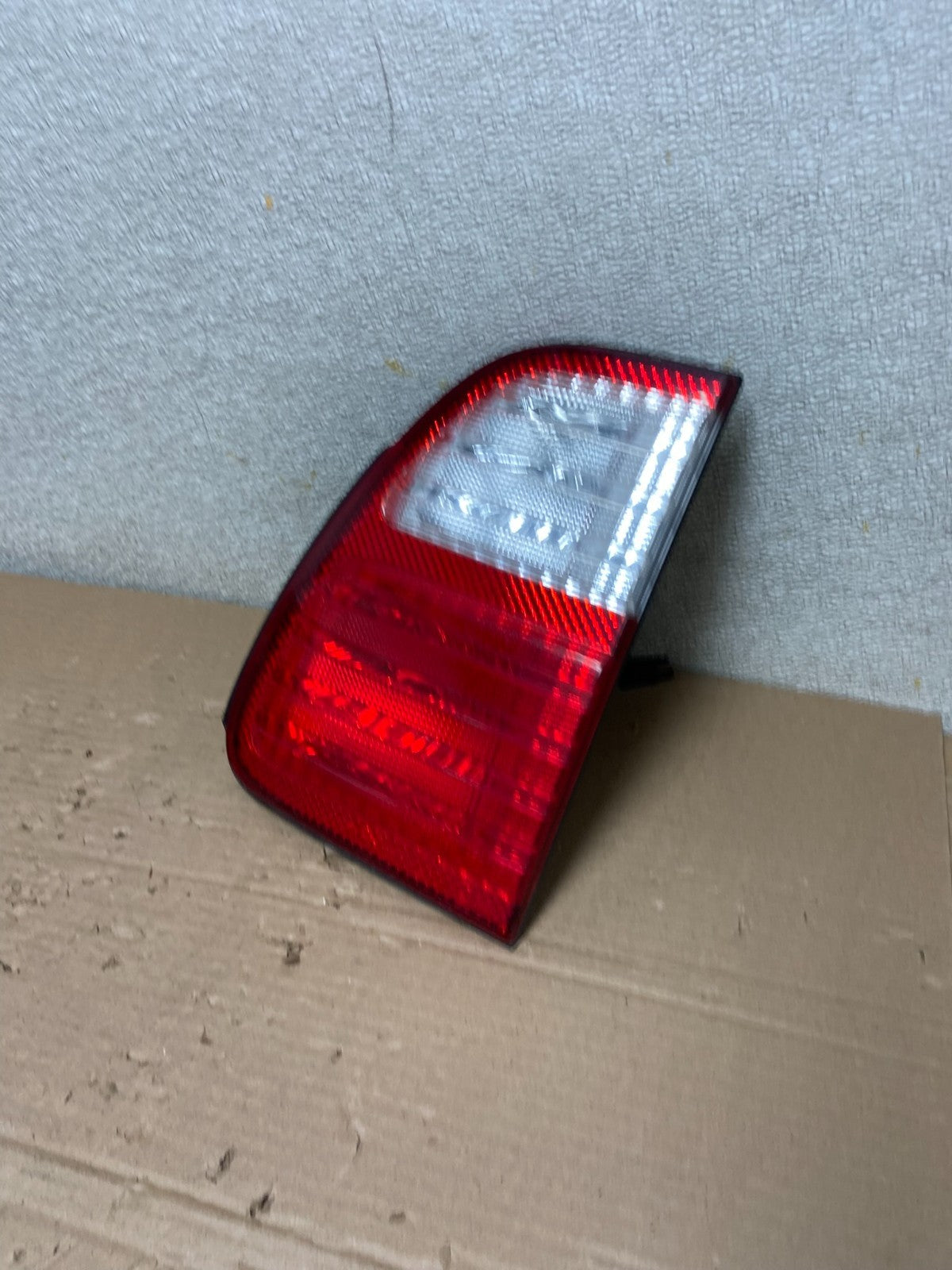 1998 to 2004 Lexus LX470 Right Passenger RH Side Tail Light  OEM AB1424 DG1