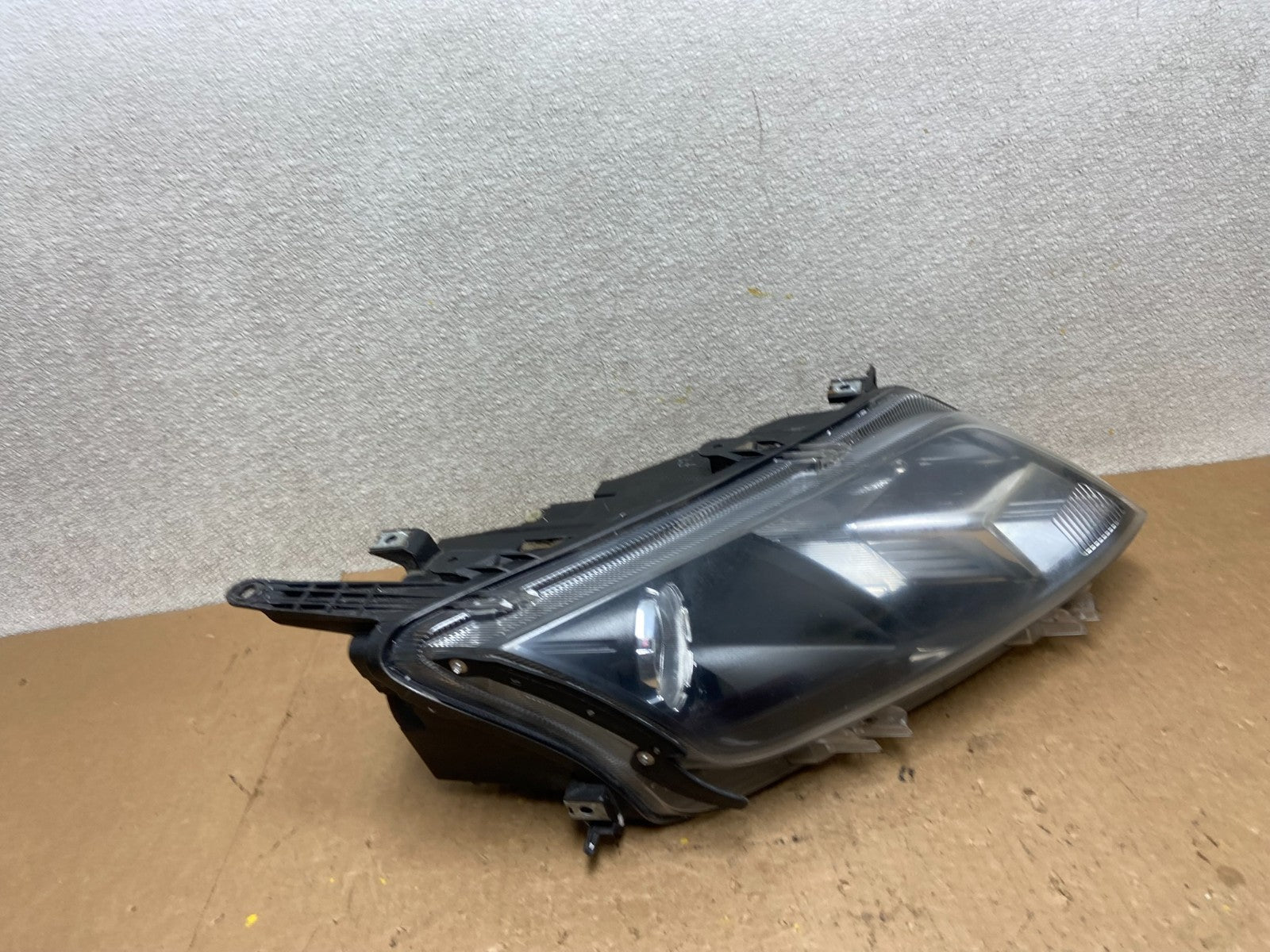 2010 2011 2012 Ford Fusion Right Passenger RH Headlight Halogen OEM Z7999 DW2