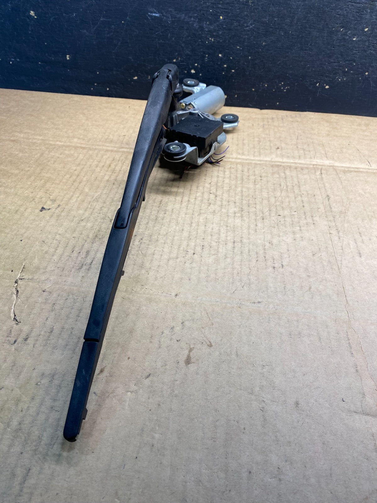 2004 to 2010 BMW X3 E83 Rear Windshield Wiper Motor OEM AB3999 DG2