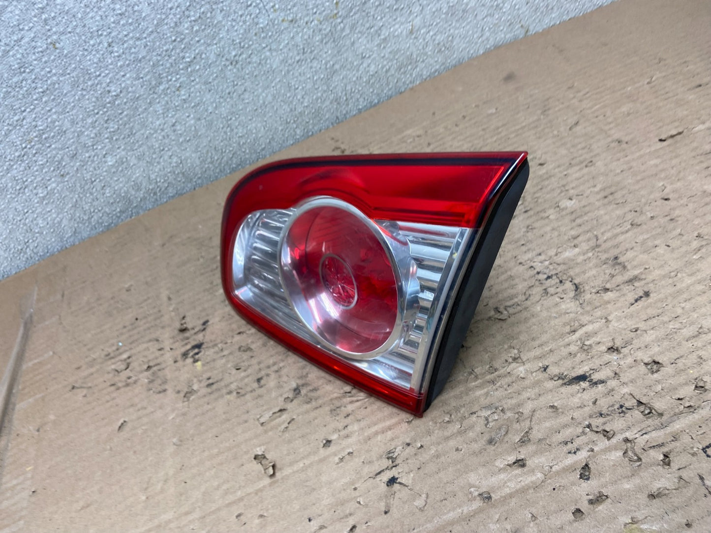 2010 2011 2012 Hyundai Santa Fe Right Passenger Tail Light Inner Oem AA9597 LK1
